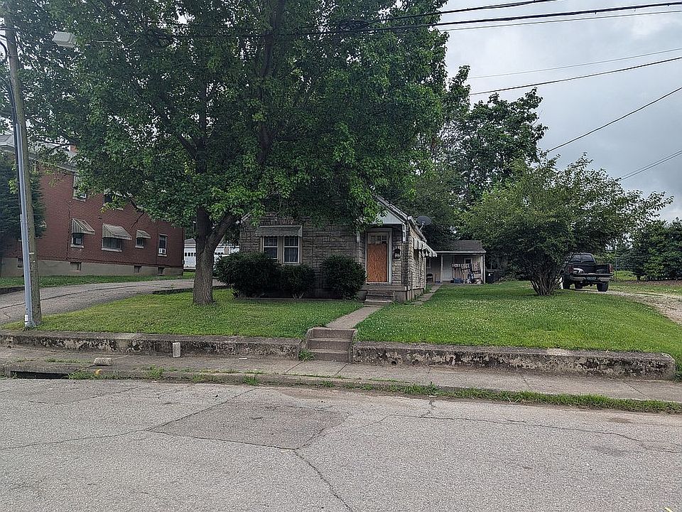 2nd image of 220 W Florence Ave