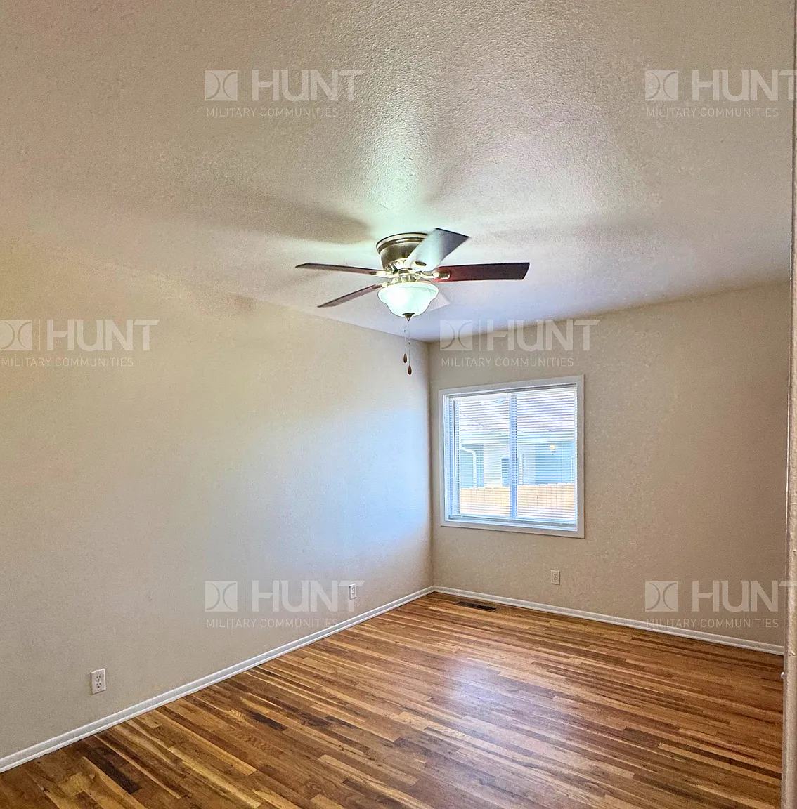 3 bed, 1054 sqft, $1,925 — Photo 3