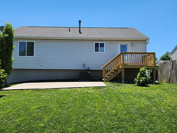 3rd image of 16130 Blackwalnut St