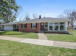 301 S Edward St, Mount Prospect, IL 60056