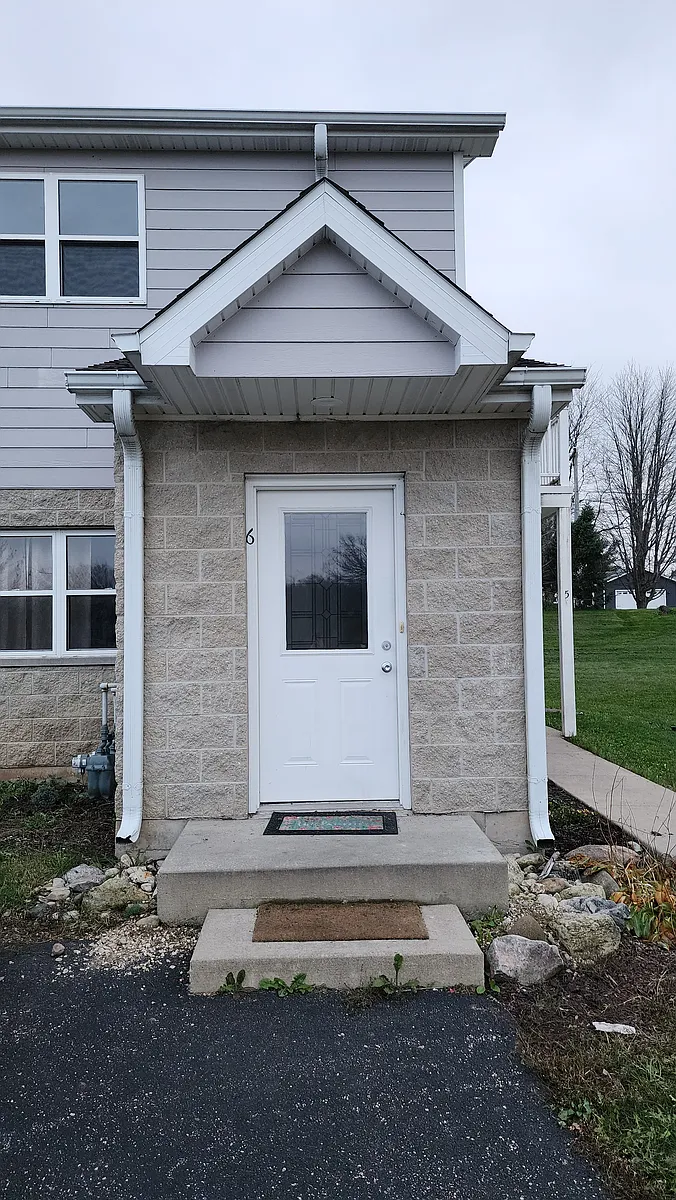 Building Photo - 12219 Hansen Rd #6