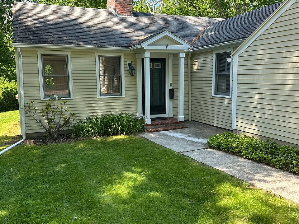 1st image of 34 Strawberry Hill St
