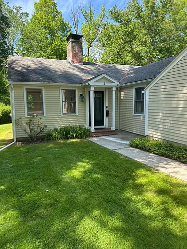 34 Strawberry Hill St Photo 1