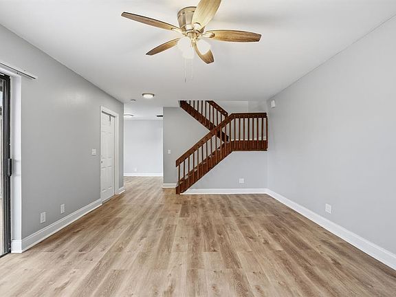 4th image of 7600 Courtyard Run