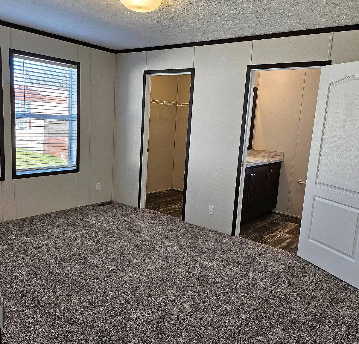 3 bed, 2.0 bath, $1,099 — Photo 3
