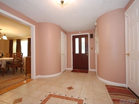 3rd image of 16 Cornelia Ln