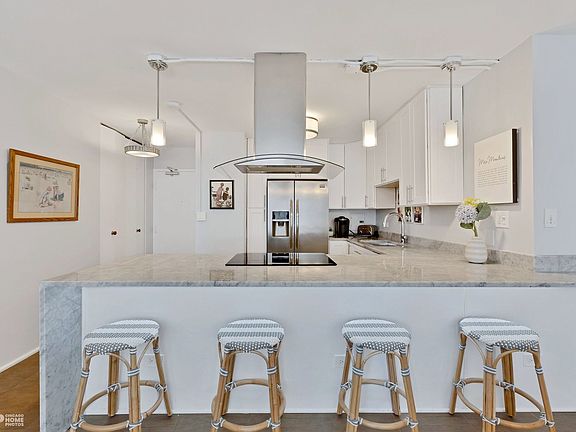 2nd image of 30 E Elm St APT 10C