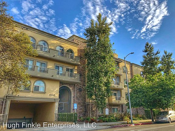 3rd image of 11556 Burbank Blvd APT 210