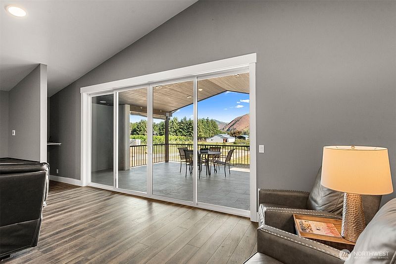 5th image of 64 Spurlock Lane