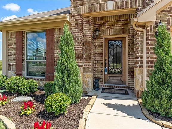 2nd image of 809 Longhorn Dr