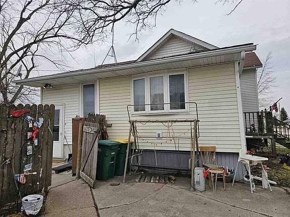 4th image of 102 S Vine St