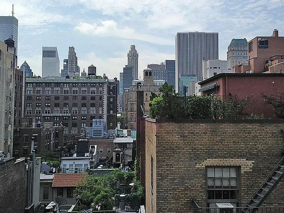 5th image of 44 E 67th St APT 10D