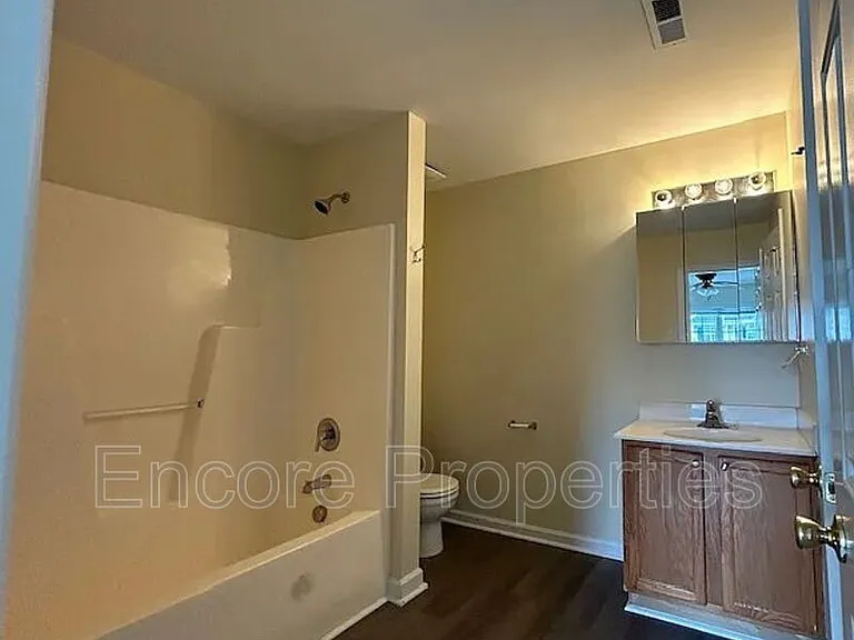444 Anna St — Photo 6