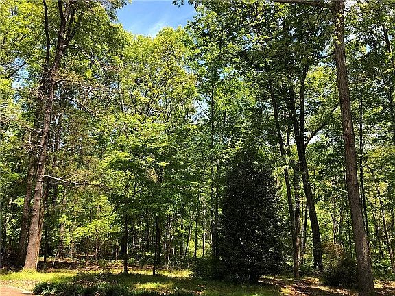 5th image of 3270 Creekside Dr SE