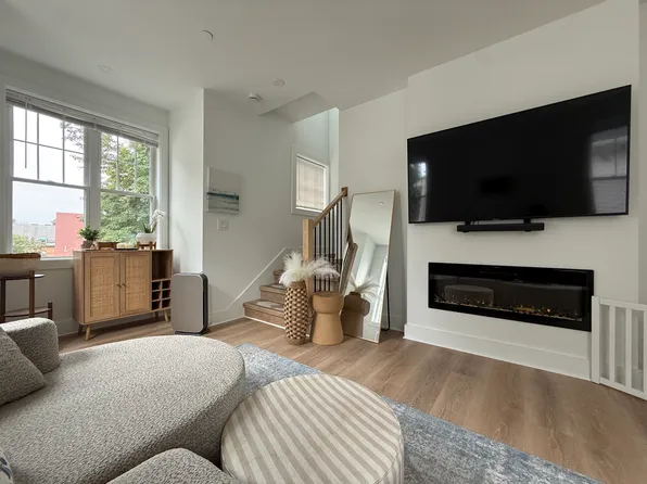 47 Chase St, Newton Center, MA 02459