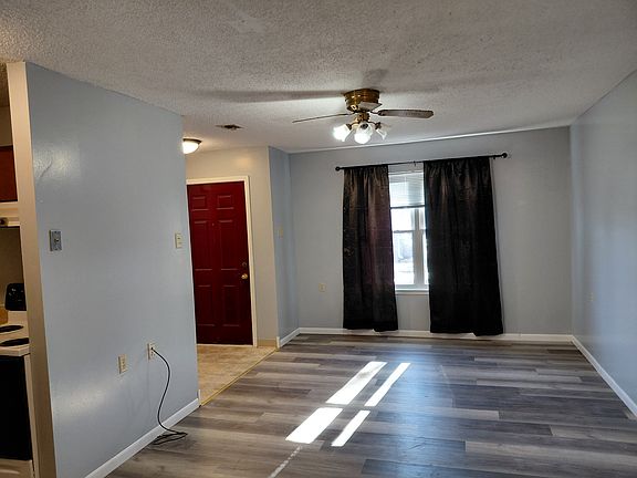 4th image of 600 3rd St #17