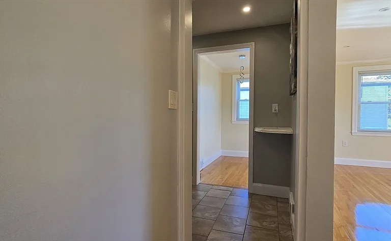 84 Gladeside Ave #2 — Photo 2