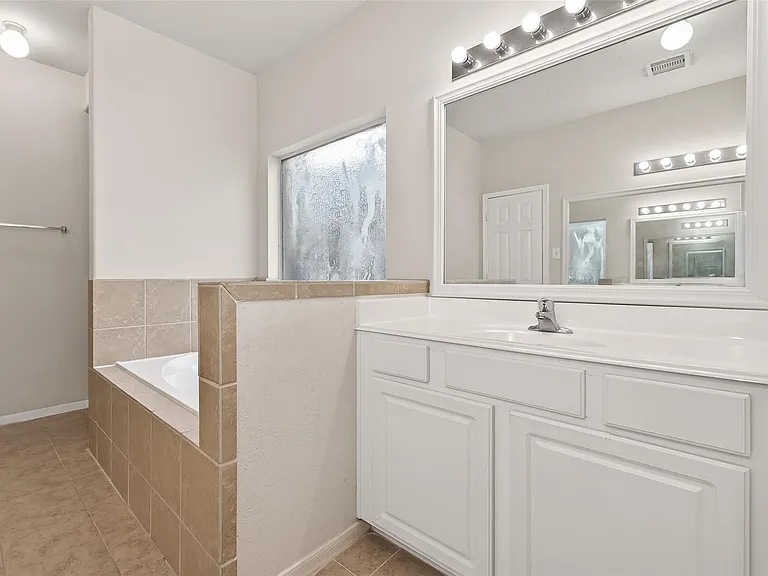 21711 Crest Peak Way — Photo 34