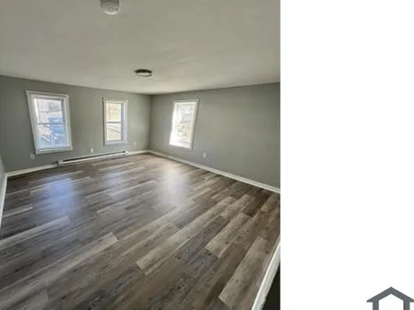 14 Bridge Ct, Gilbertville, MA