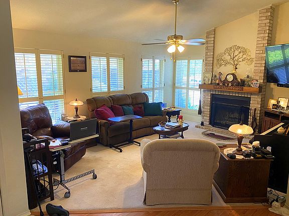 4th image of 110 Aspen Dr
