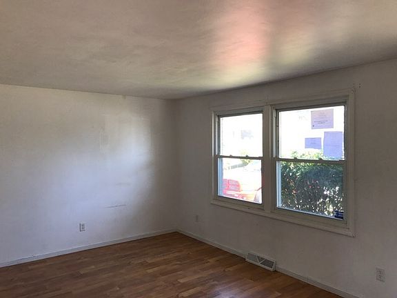 3rd image of 144 Mellwood Dr