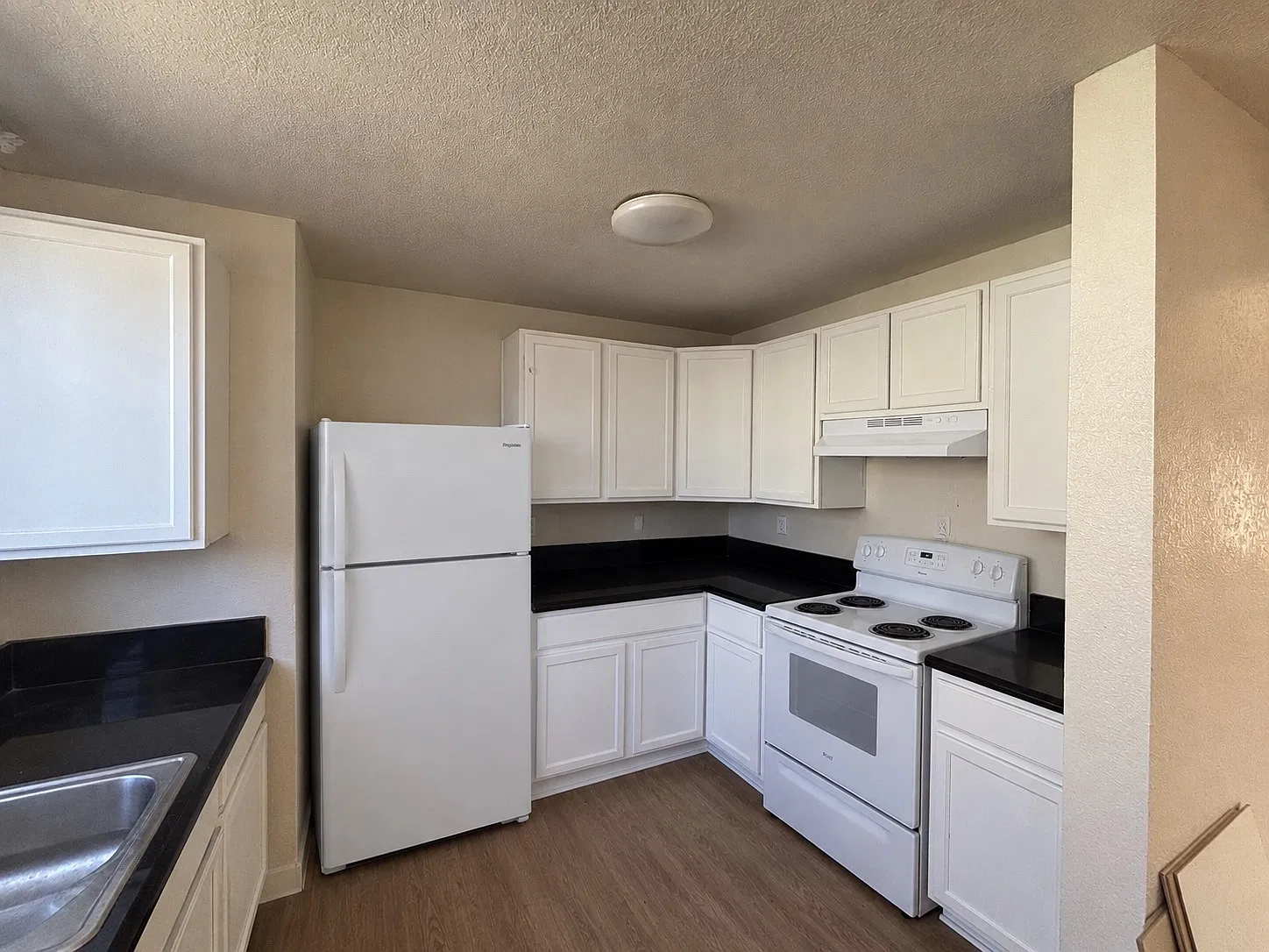3 bed, $3,300 — Photo 2