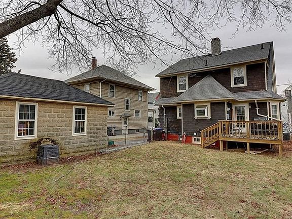 3rd image of 207 Rochambeau Ave