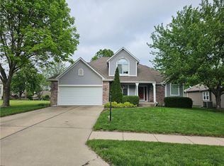 4225 SW Clipper Ln, Lees Summit, MO 64082
