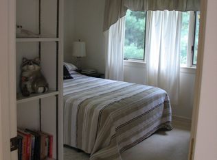 3 Gregory Ln, Falmouth, MA 02540