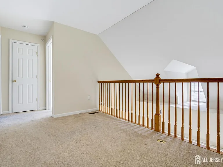 1054 Morning Glory Dr — Photo 17