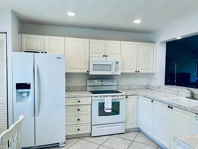 5904 Cranbrook Way #202J — Photo 4