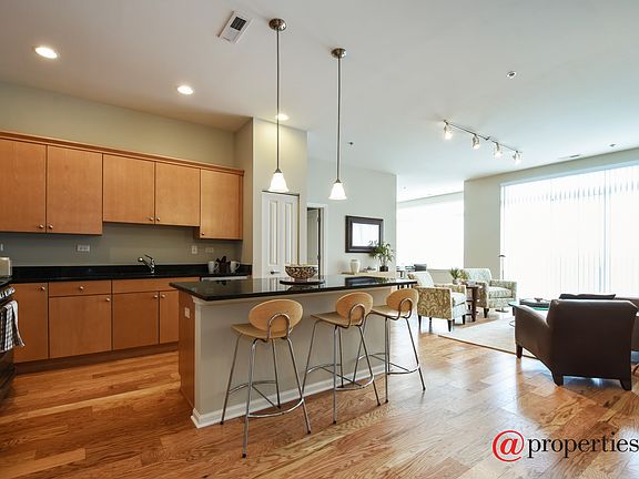 Kitchen / Living Room