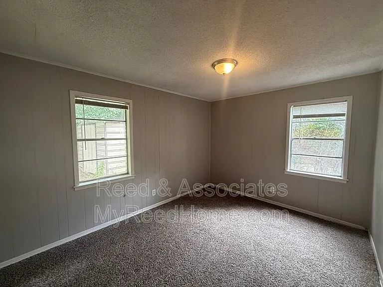 4210 Kerwin Dr — Photo 5