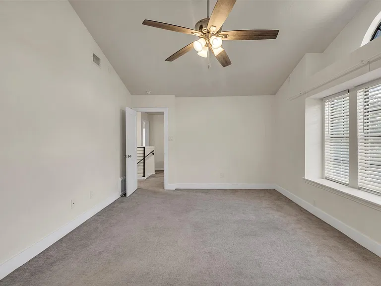 12312 Yarmont Way — Photo 17