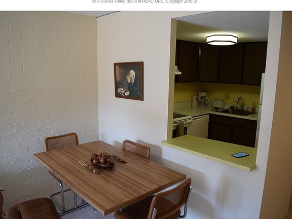 3rd image of 2106 Kanawha Blvd E APT 616