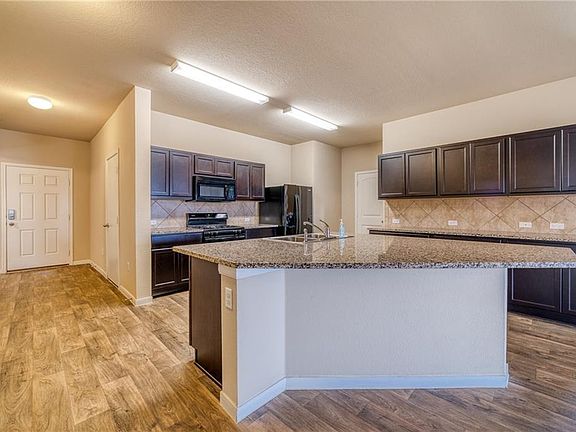 4th image of 230 Turtle Creek Dr