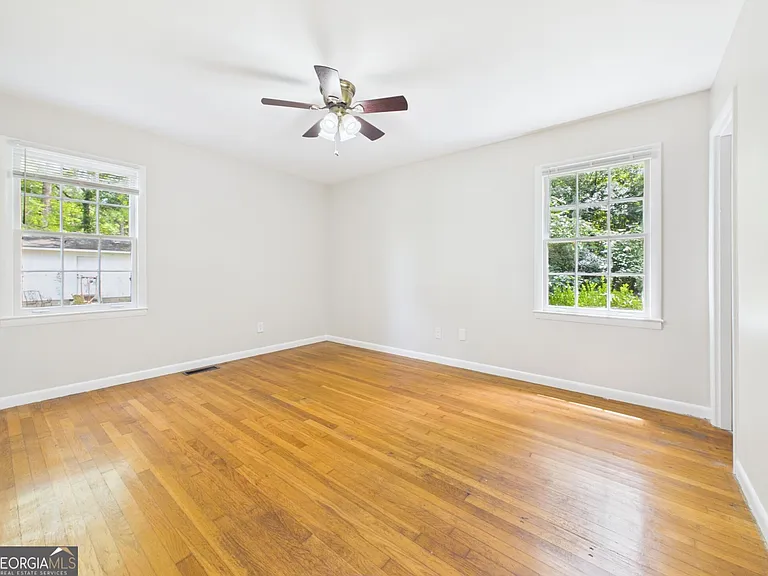 1881 Tanglewood Rd — Photo 15
