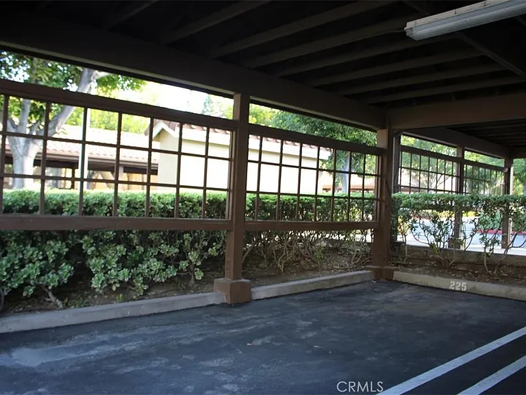 135 Gallery Way — Photo 29