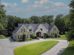 14 Westward Rd, Woodbridge, CT 06525