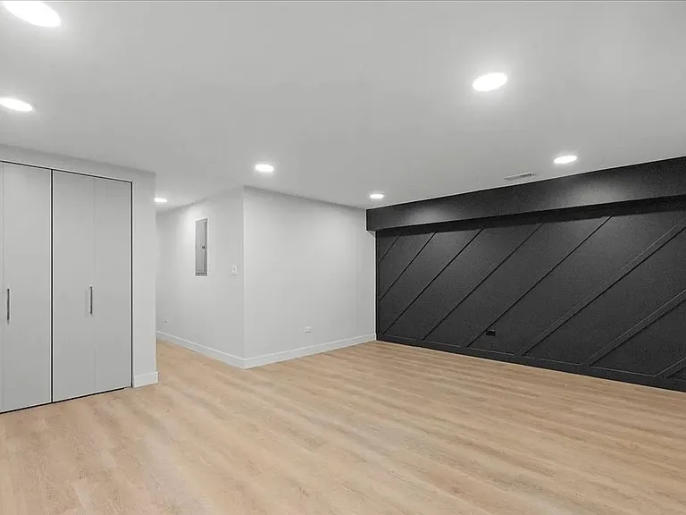 927 N Mozart St — Photo 15