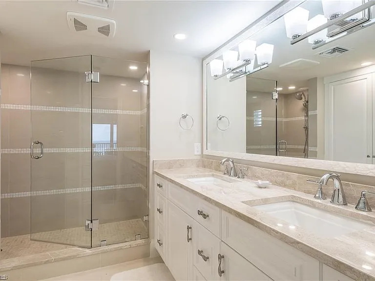10691 Gulf Shore Dr #502 — Photo 4