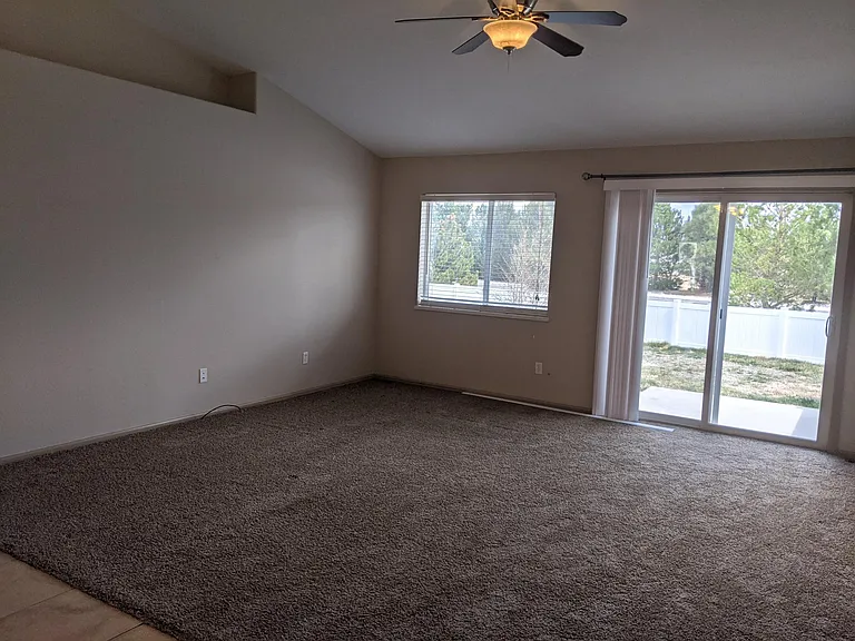 332 Howard Fork Ave — Photo 2