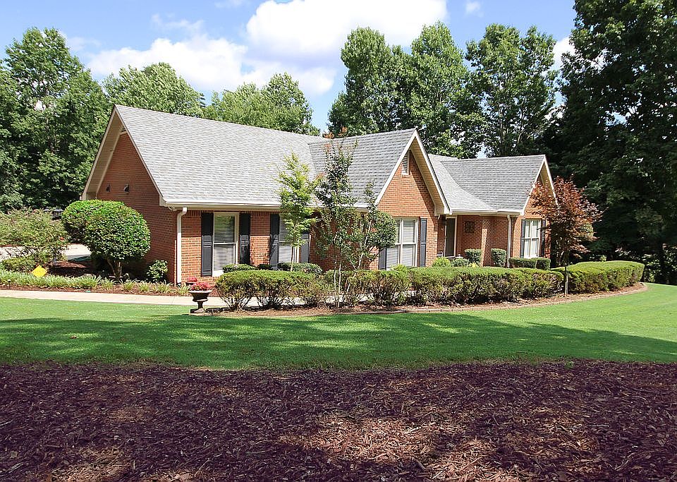 Beautiful 4-side Brick Ranch