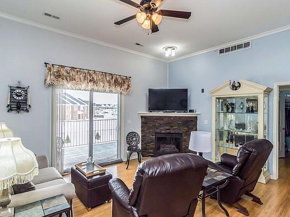4th image of 6350 Coachlight Dr Unit 2307