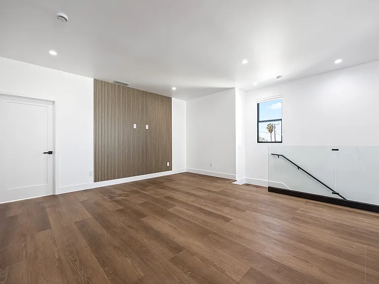 212 W 64th St #D — Photo 18