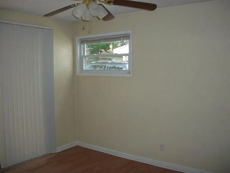 1826 Hanover St — Photo 12