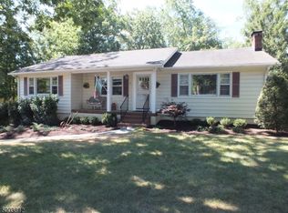 16 Cove Lane Rd, Whippany, NJ 07981