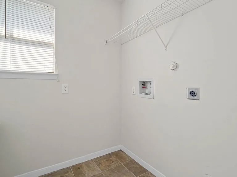 6631 Portlick Dr — Photo 11