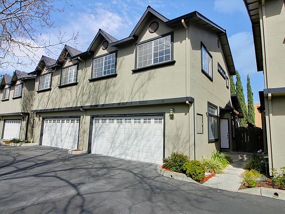 2nd image of 813 Creekside Pl