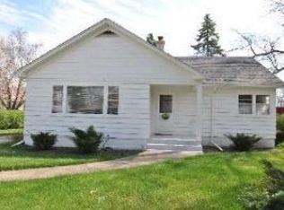 222 S Edgelawn Dr, Aurora, IL 60506